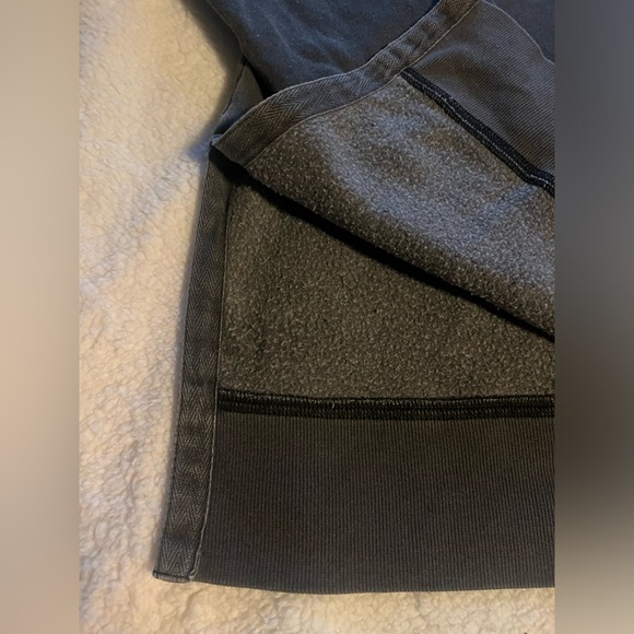 3/$20 - Arizona crew neck sweatshirt with slits on side. Size XXL - Picture 2 of 5